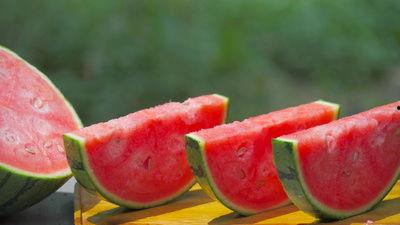 三亚网红吃瓜视频,揭秘网红美食背后的故事